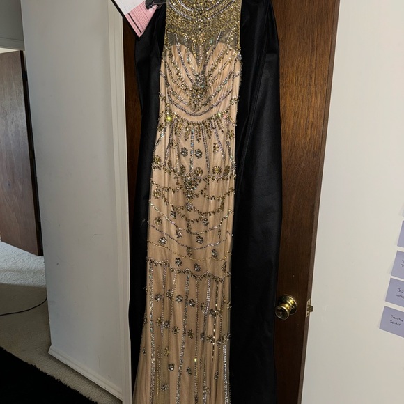 Sherri Hill Dress- size 6 - Picture 4 of 8